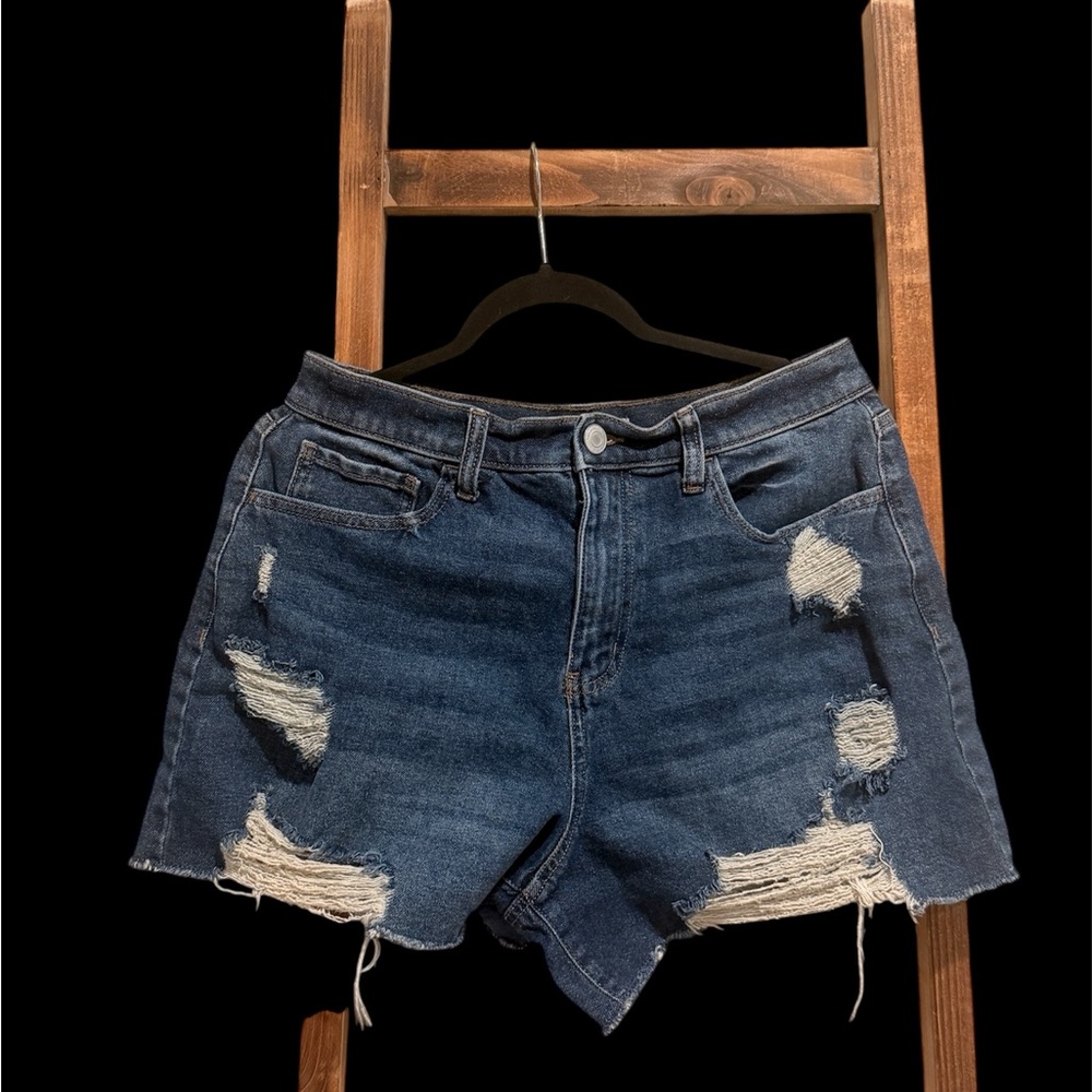 SO Brand Distressed Denim Women Shorts Size 13/31W Super High Rise